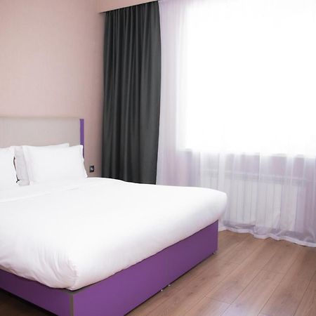 City Hotel Simkent Buitenkant foto