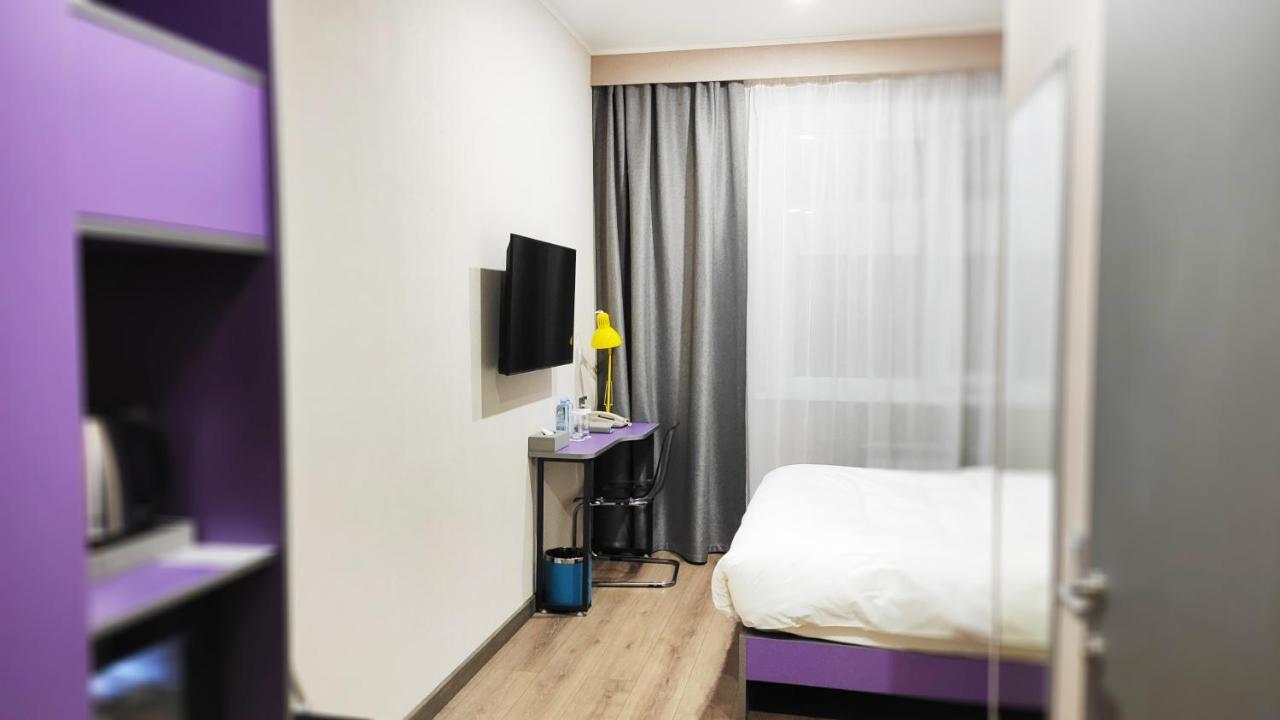 City Hotel Simkent Buitenkant foto