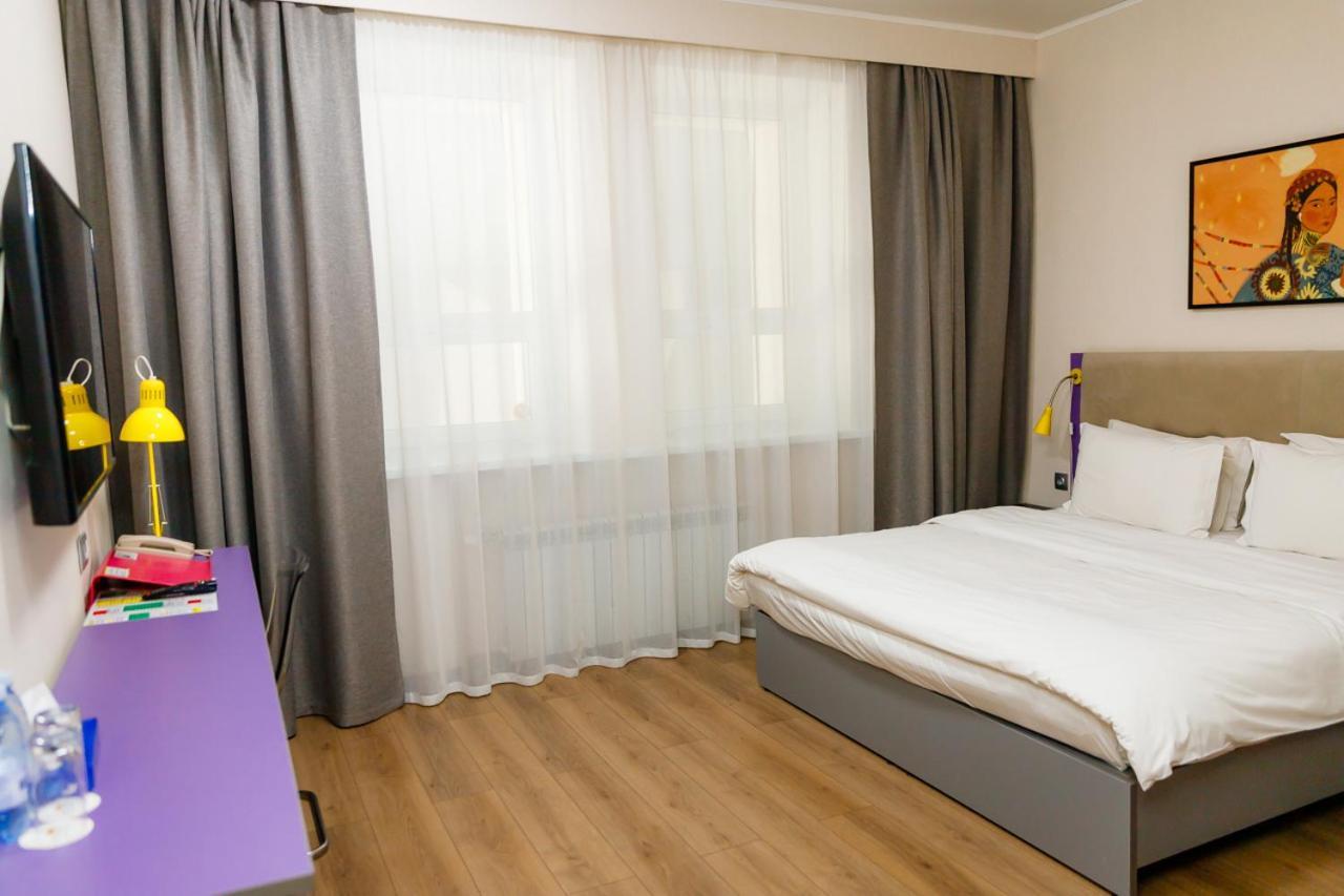 City Hotel Simkent Buitenkant foto